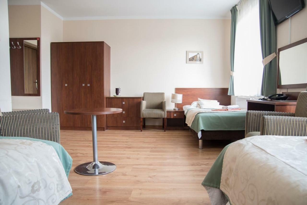 Sanatorium Uzdrowiskowe Lacznosc Hotel Цехоцинек Екстериор снимка
