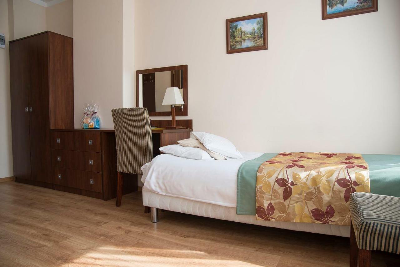 Sanatorium Uzdrowiskowe Lacznosc Hotel Цехоцинек Екстериор снимка