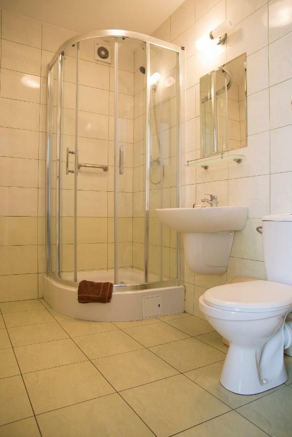 Sanatorium Uzdrowiskowe Lacznosc Hotel Цехоцинек Екстериор снимка